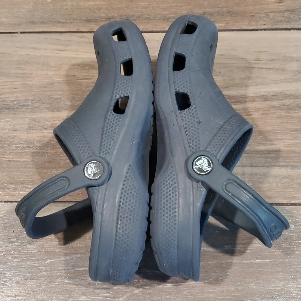 Crocs Sandals shoes clogs  sandals sz J2